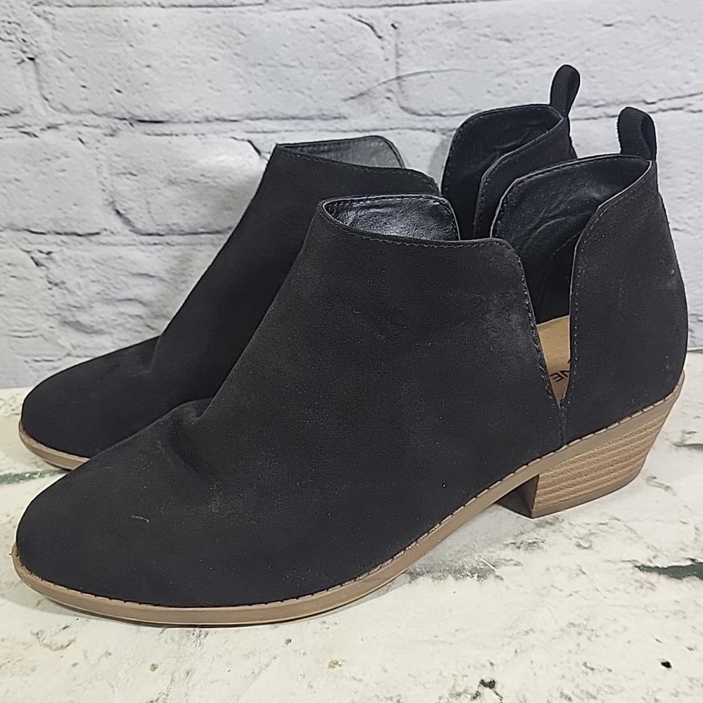 Lane Bryant Ankle Boots Black Vegan Suede Side Dip Slip-On Womens Size 8
